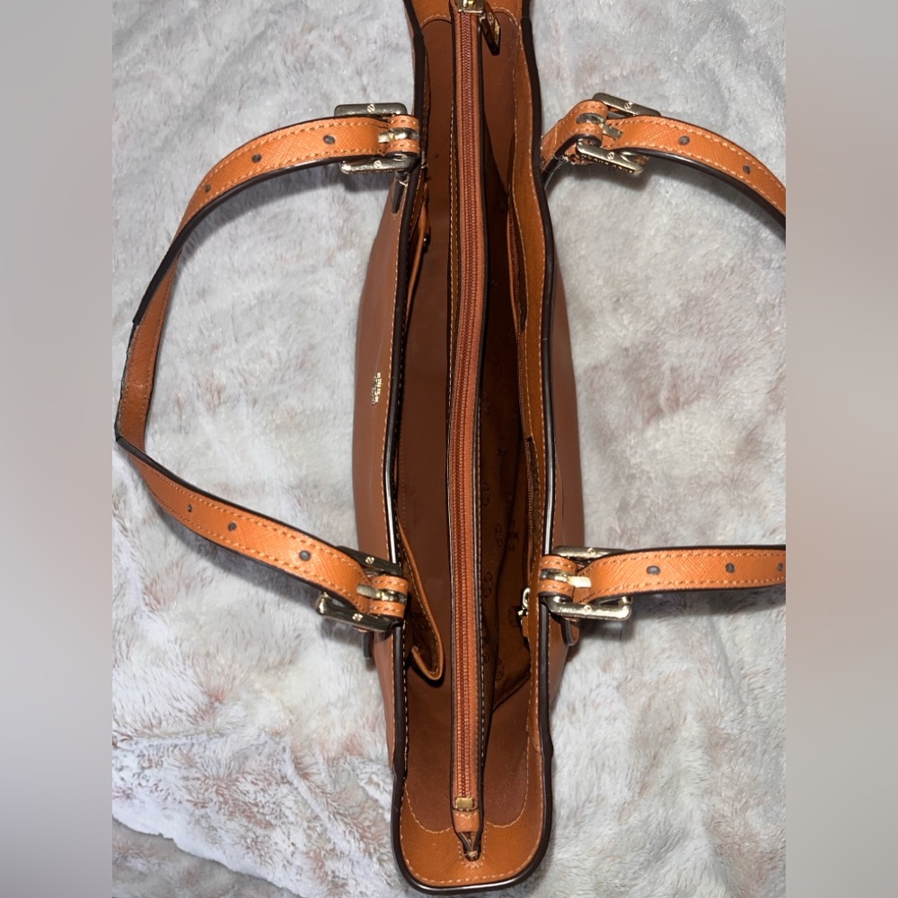 ✨Tory Burch York Tote✨ - Picture 6 of 16